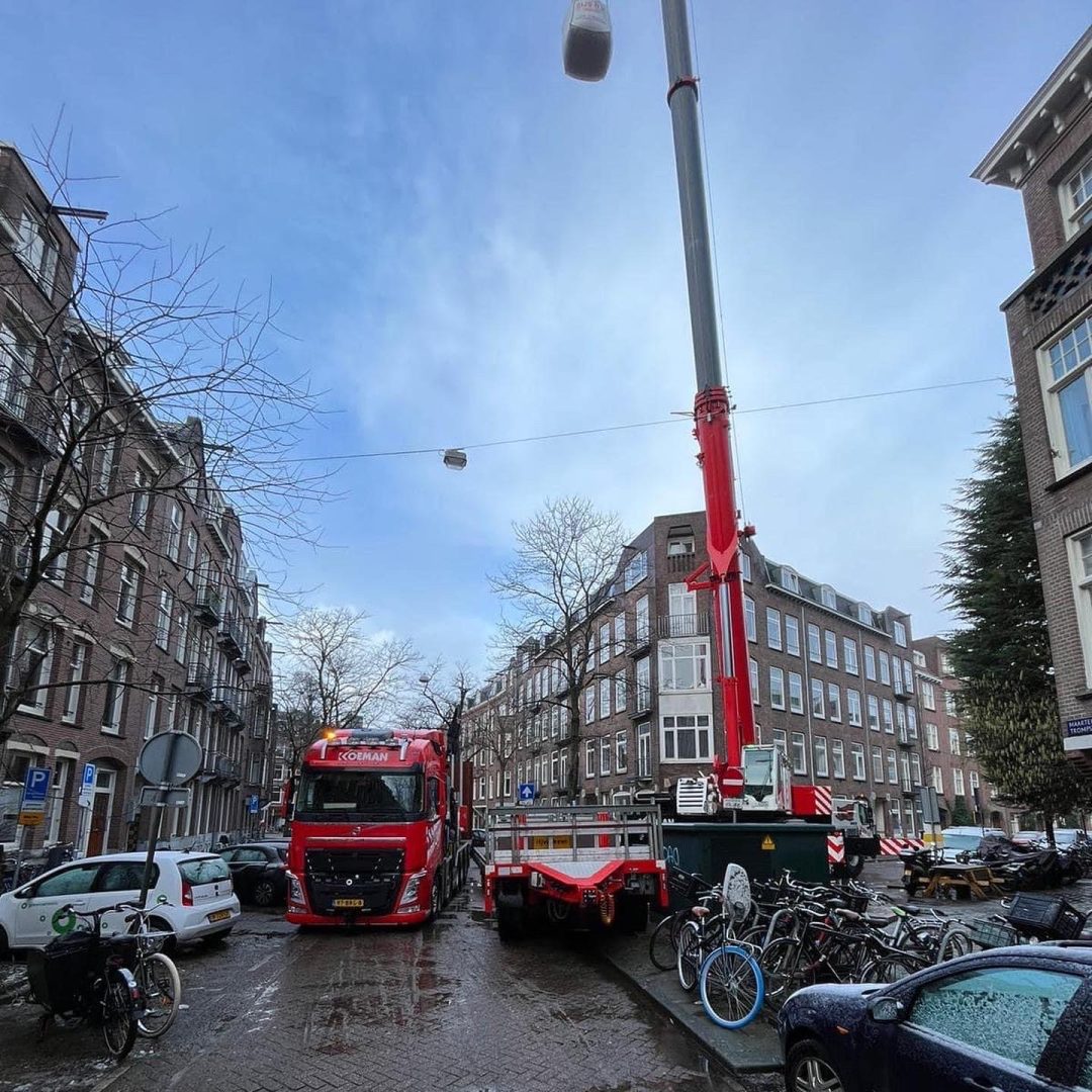 Laden, vervoeren en plaatsen tuinkantoor Amsterdam
